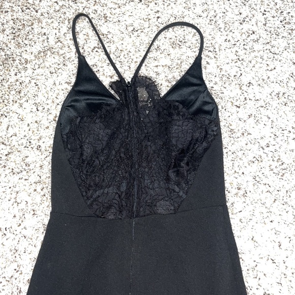 Lace back cocktail dress - Picture 4 of 4